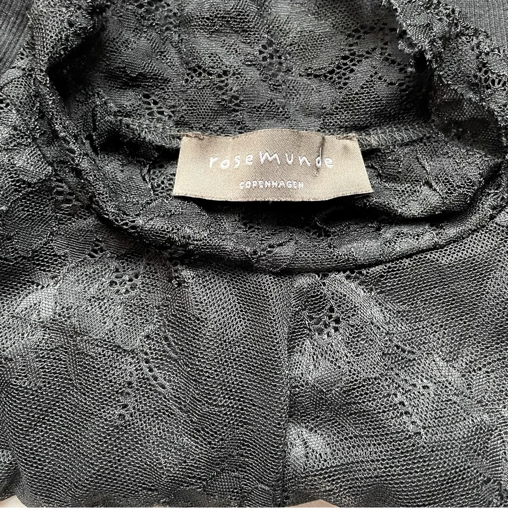 All Black Lace Dressy top x small from Rosemunde - Picture 5 of 8